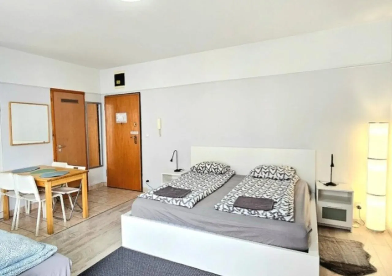Cozy Central Home With Big Balcony And Ac Budapest 0*,