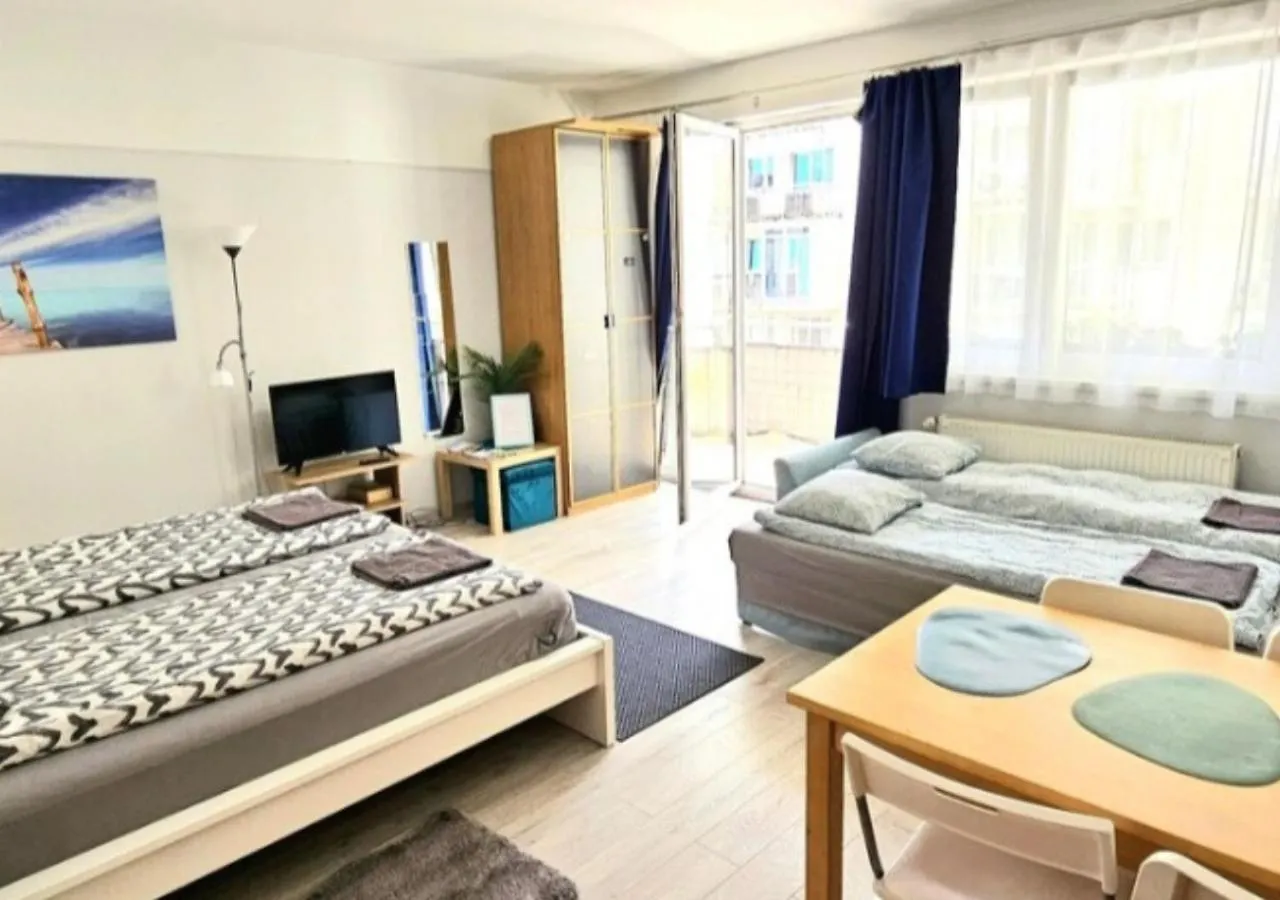 Cozy Central Home With Big Balcony And Ac Budapest
